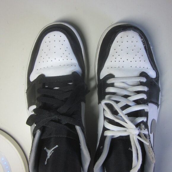 Nike Mens Air Jordan 1 Low 553558 Size 10 Black / Gray Leather Sneakers  w/ Flaw main image 6